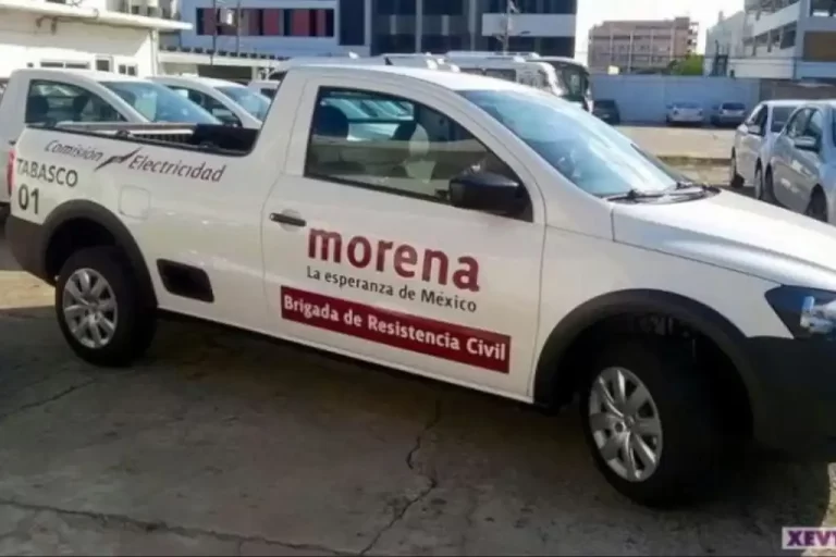 Un presunto vehículo oficial del partido Morena atropelló a dos motociclistas sobre la carretera Villahermosa–Teapa, en Tabasco. El partido condenó los hechos e inicio las averiguaciones correspondientes.