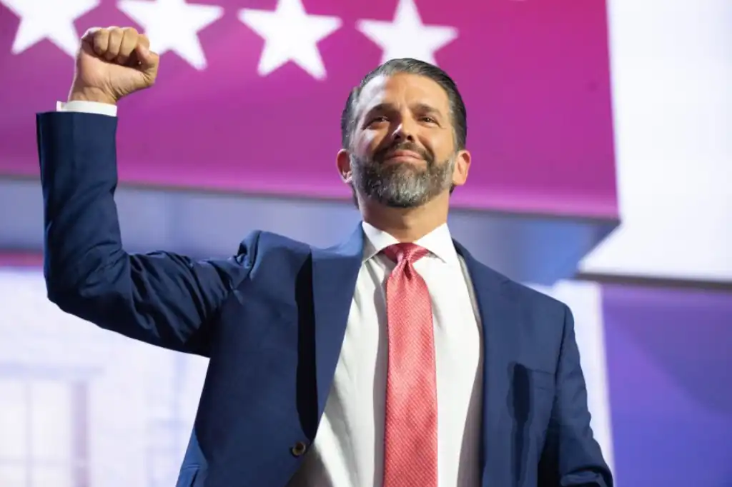 En un contexto donde el apellido Trump sigue dominando la política estadounidense, Donald Trump Jr. dejó entrever la posibilidad de postularse para la presidencia de Estados Unidos, como sucesor de su padre.