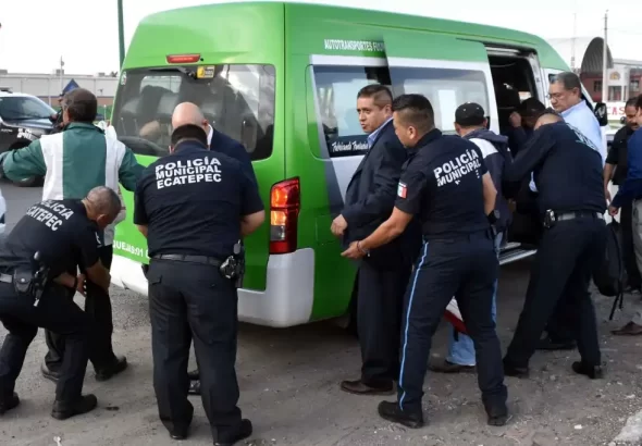 El municipio de Ecatepec reportó una disminución del 38% en el robo de vehículos durante los primeros cinco meses de 2025, además de registrar los niveles más bajos en una década en homicidios dolosos y robos de alto impacto. Así lo anunció la presidenta municipal Azucena Cisneros Coss durante una conferencia de prensa.