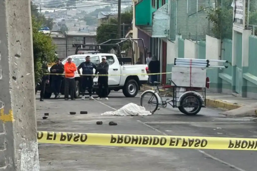 Una vendedora de tamales fue asesinada a balazos la mañana del domingo 13 de julio en la colonia Cerro del Tejolote, en el municipio de Ixtapaluca.