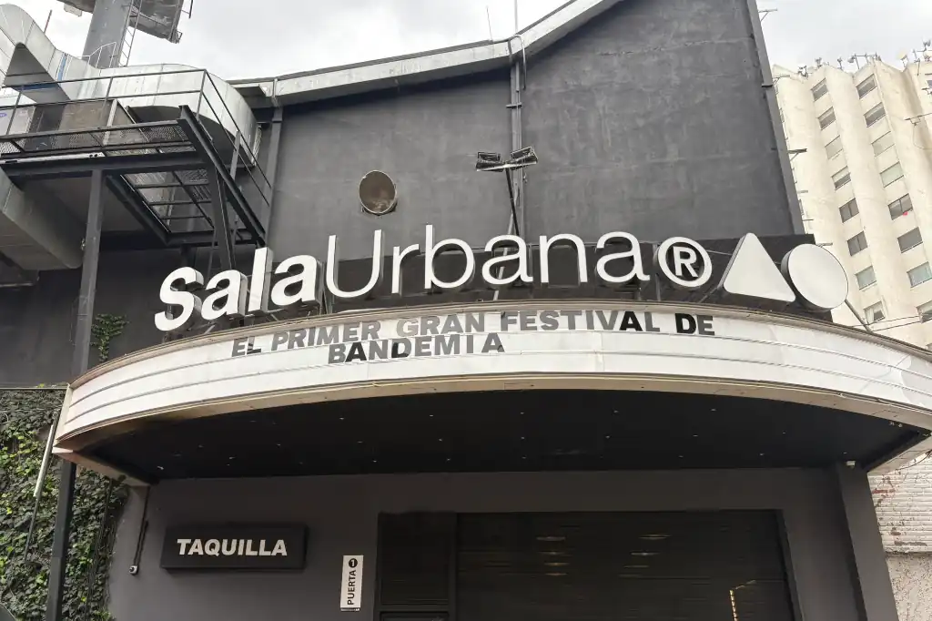 El pasado 2 de agosto, el festival de música alternativa Bandemia, realizado en la Sala Urbana de Naucalpan, terminó en caos, enfrentamientos y desalojos.