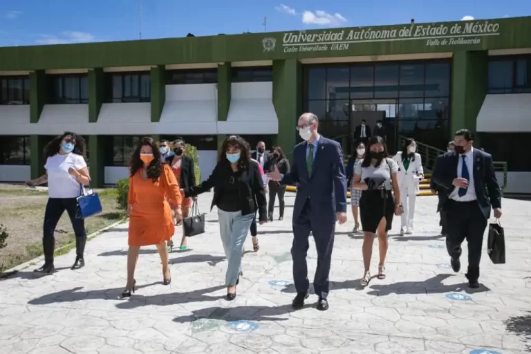 UAEMex avanza en el retorno a clases presenciales, aunque persisten paros y exigencias estudiantiles.