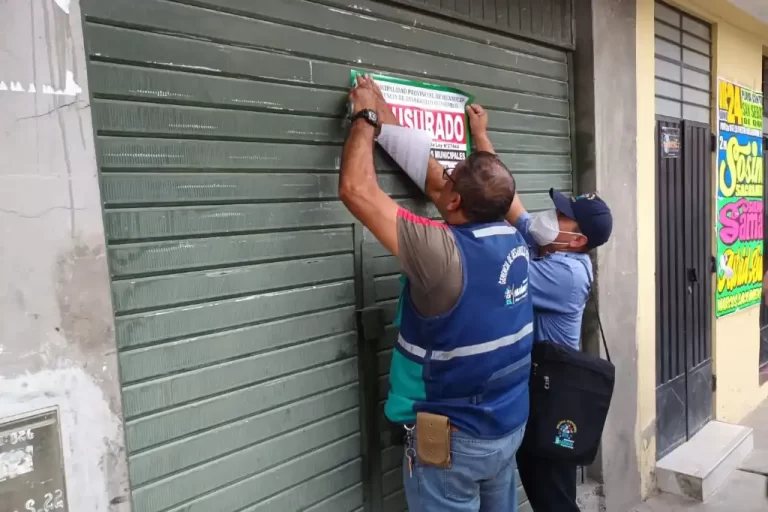 Naucalpan refuerza operativos contra venta clandestina de alcohol cerca de la FES Acatlán.
