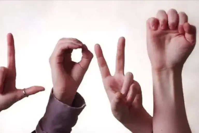 Naucalpan marca un hito en inclusión: lanza documentos adaptados con Lengua de Señas Mexicana.