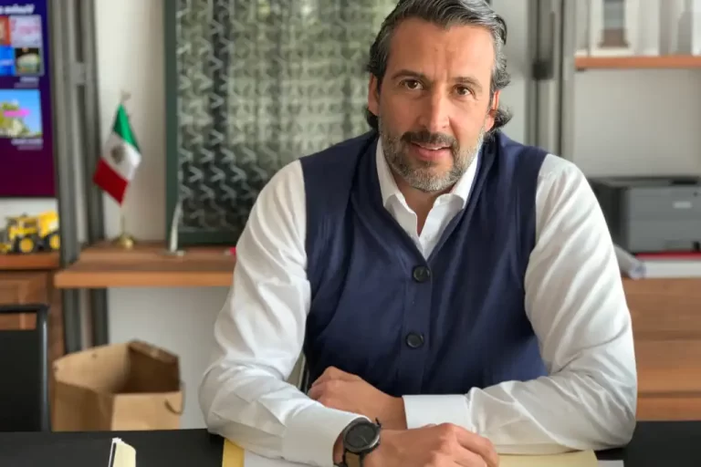 Daniel Madariaga Barrilado destaca a La Paz como modelo de turismo sostenible en México.