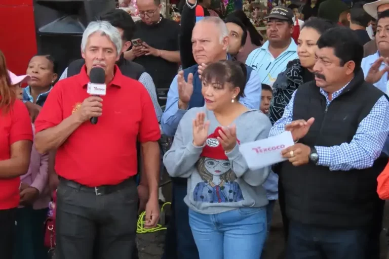 Texcoco da inicio a la temporada navideña en la Plaza de las Tradiciones.