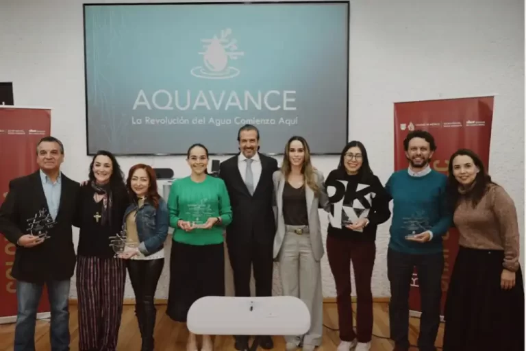 Daniel Madariaga Barrilado premia a Anitik por innovación hídrica.