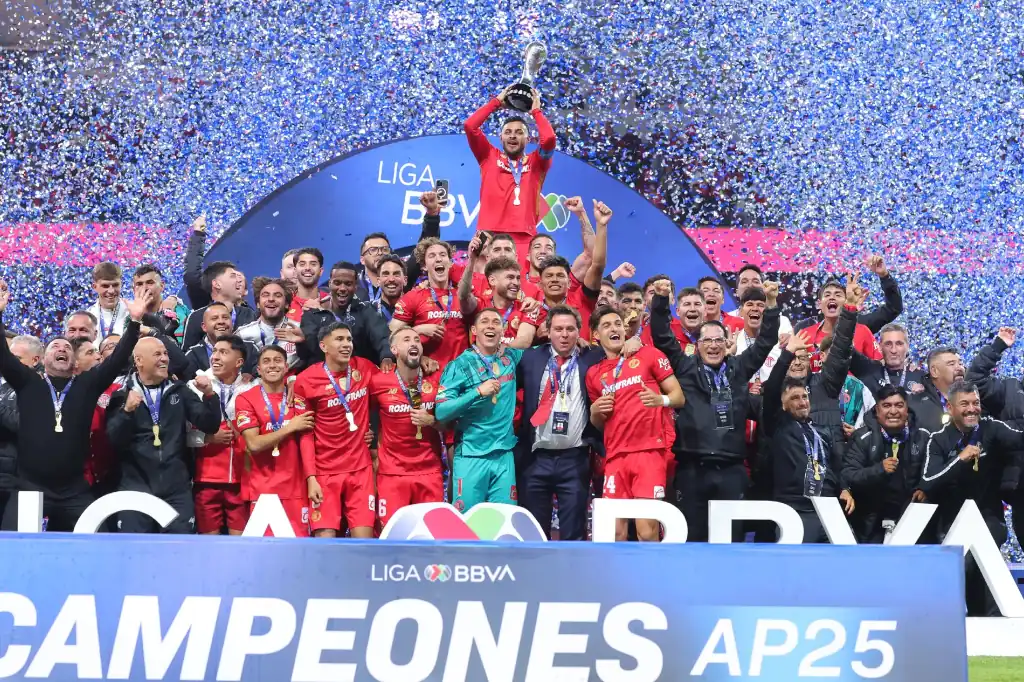 Toluca es bicampeón del fútbol mexicano tras una épica tanda de penales ante Tigres.
