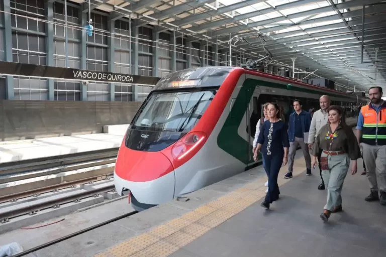 La presidenta Claudia Sheinbaum anunció la apertura del tramo Santa Fe–Observatorio del Tren Interurbano México–Toluca, conocido como El Insurgente, con el objetivo de que la ciudadanía pueda comenzar a utilizarlo de manera regular a partir de febrero.