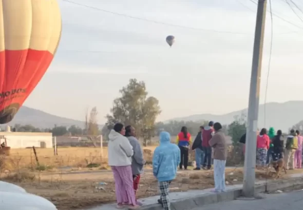 Un accidente con un globo aerostático en la zona arqueológica de Teotihuacán dejó como saldo dos turistas británicos lesionados.