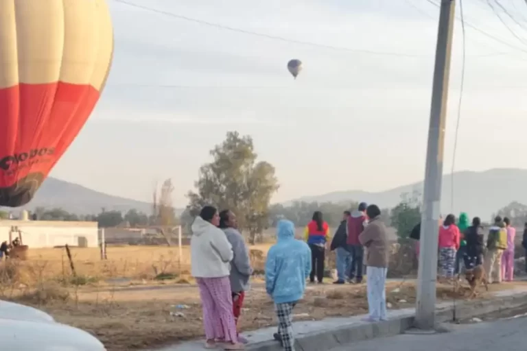 Un accidente con un globo aerostático en la zona arqueológica de Teotihuacán dejó como saldo dos turistas británicos lesionados.