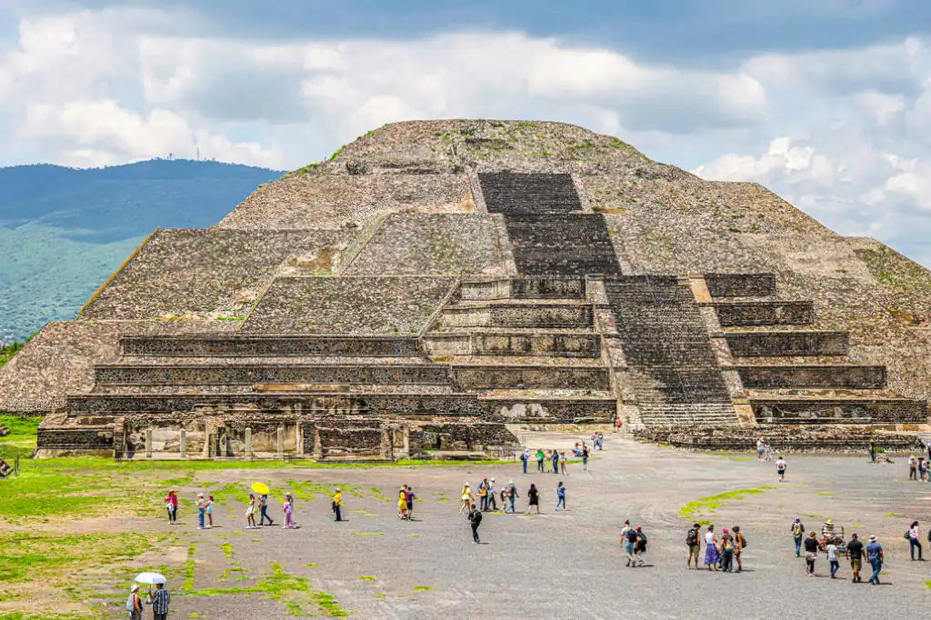 Ataque en Teotihuacán revela perfil “copycat” y planeación previa del agresor