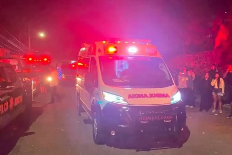 Evacúan residencial en Huixquilucan tras explosión de tanque de gas