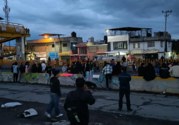 Violento operativo en escuela de Ixtapaluca desata protestas y bloqueo en la México-Puebla