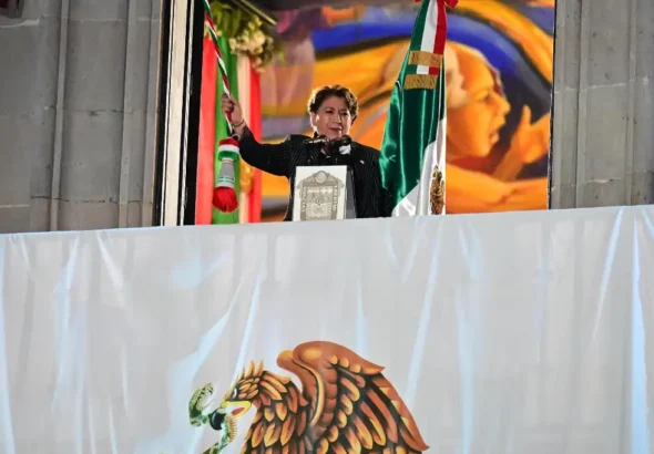 Delfina Gómez encabeza el Grito de Independencia ante 30 mil mexiquenses