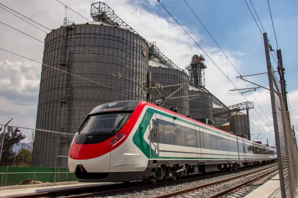 Prohíben transportar pirotecnia en el Tren Felipe Ángeles durante fiestas patrias