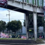 Continúa bloqueo en Paseo Tollocan; empleados del IMSS prevén protestar hasta el miércoles