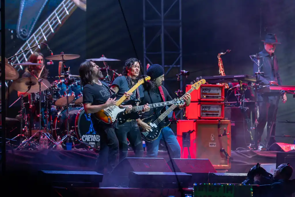Caifanes desata una multitudinaria convocatoria en el Festival Alfeñique 2026