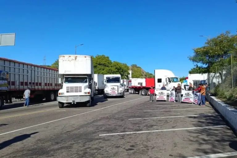 Paro nacional de transportistas amenaza con afectar carreteras del Estado de México